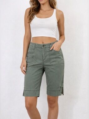 🌿✨ Lee Utility Cargo Shorts – Effortless Cool Girl Vibes! ✨🌿